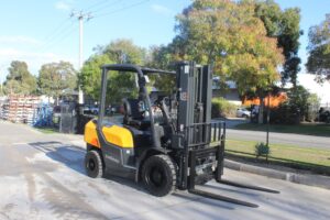 LiuGong CLG2030H forklift lifting pallet WA